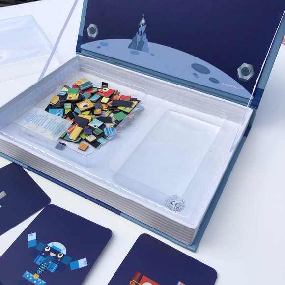 Janod Magnetic Book ROBOTS - Picture 2 of 8